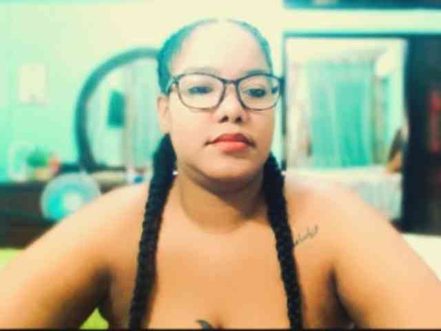 sarahlove16 webcam