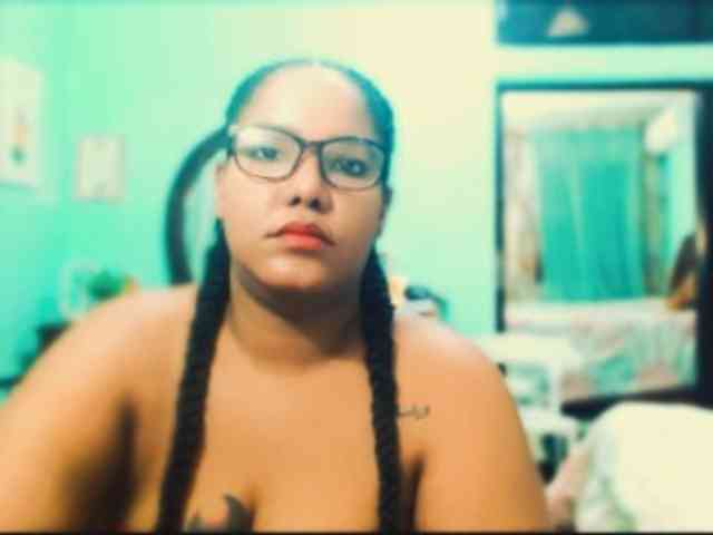 sarahlove16 webcam