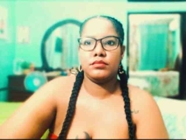 sarahlove16 webcam