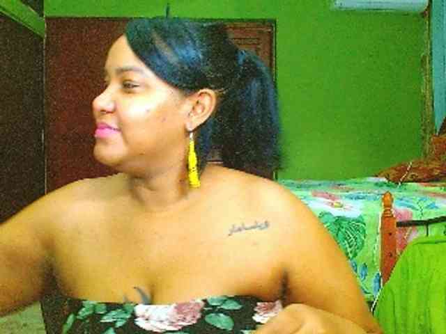 sarahlove16 webcam