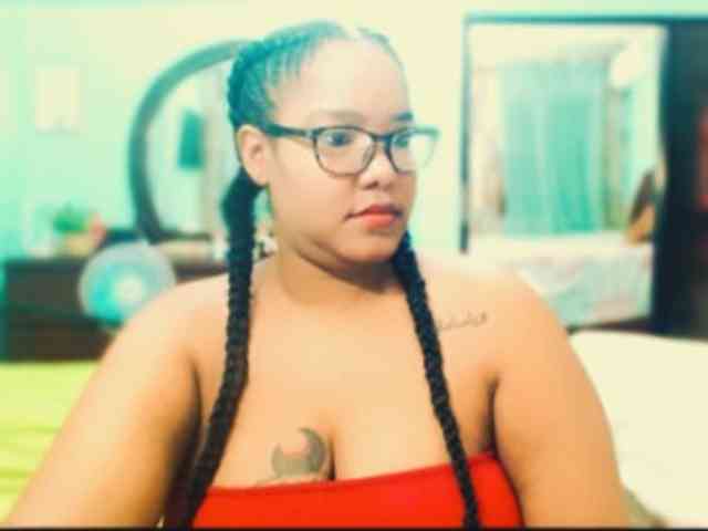 sarahlove16 webcam