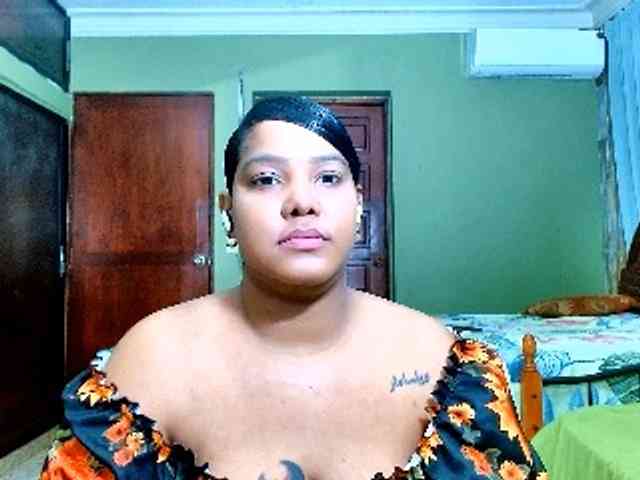 sarahlove16 webcam