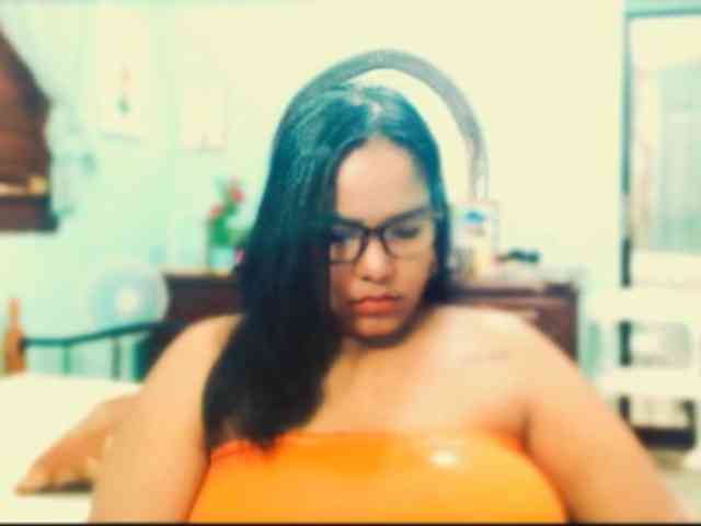 sarahlove16 webcam