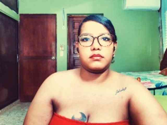 sarahlove16 webcam