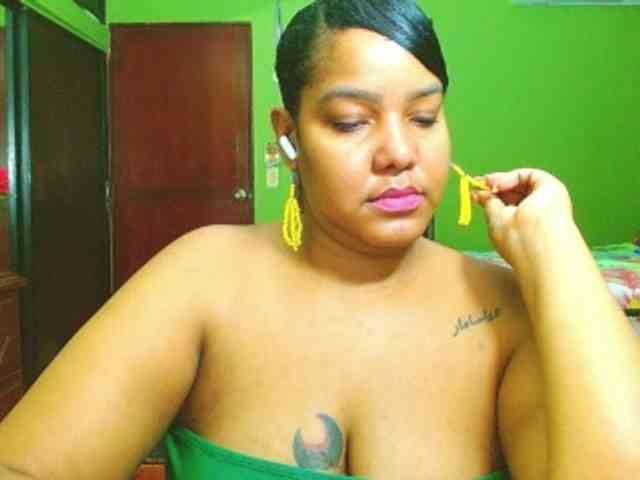 sarahlove16 webcam