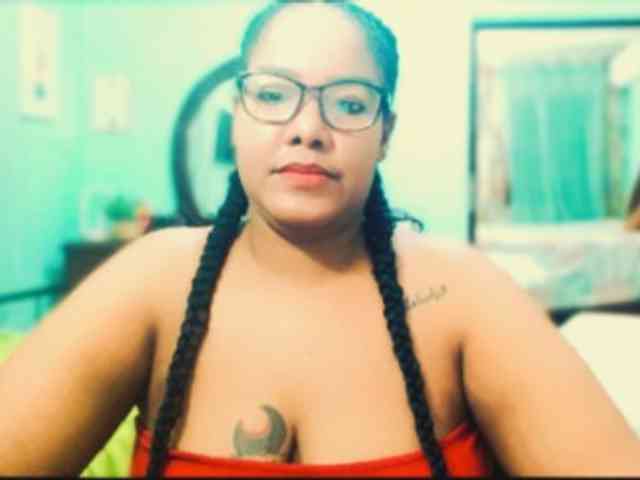 sarahlove16 webcam