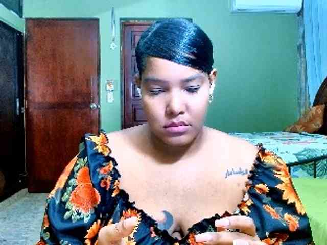 sarahlove16 webcam