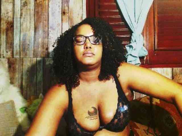 sarahlove16 webcam