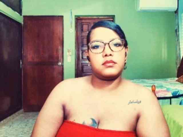 sarahlove16 webcam