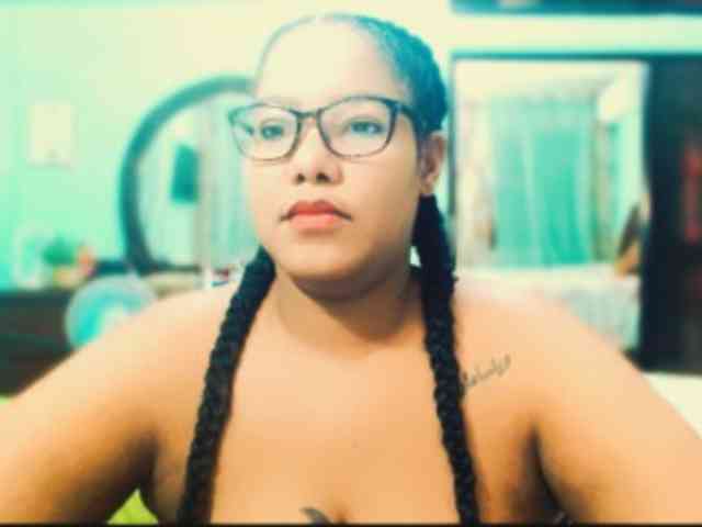 sarahlove16 webcam