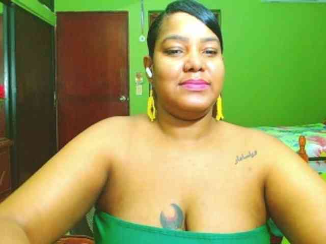 sarahlove16 webcam
