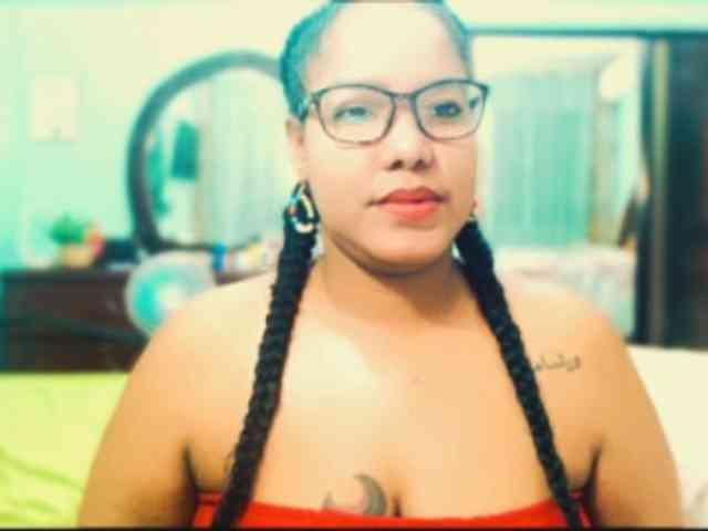 sarahlove16 webcam