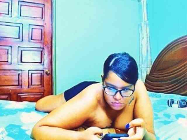 sarahlove16 webcam