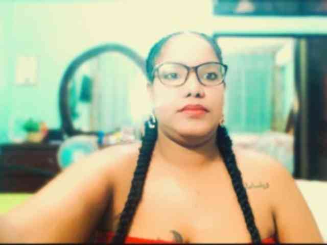sarahlove16 webcam
