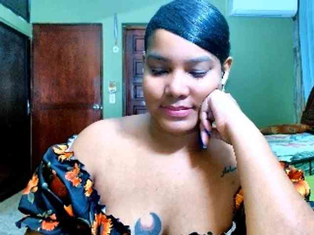 sarahlove16 webcam
