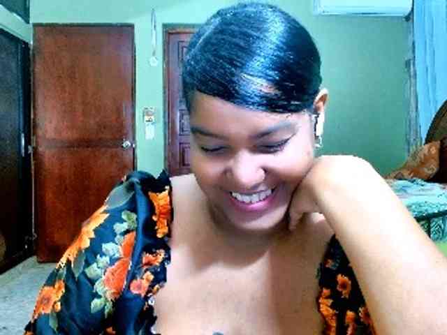 sarahlove16 webcam