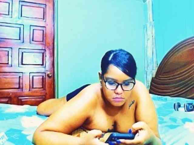 sarahlove16 webcam
