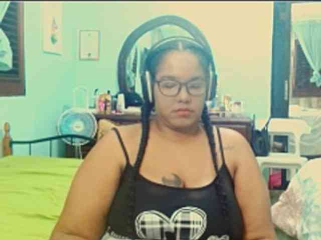sarahlove16 webcam