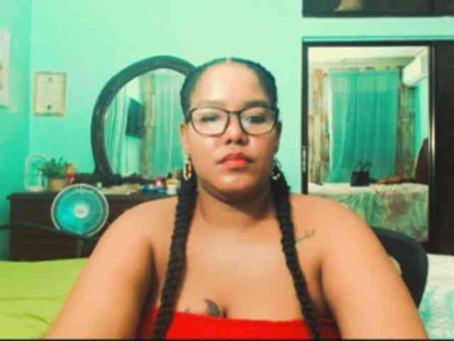 sarahlove16 webcam