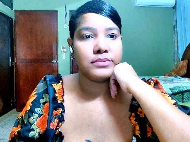 sarahlove16 webcam