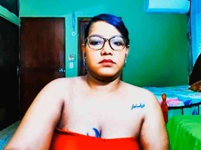 sarahlove16 webcam
