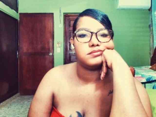 sarahlove16 webcam