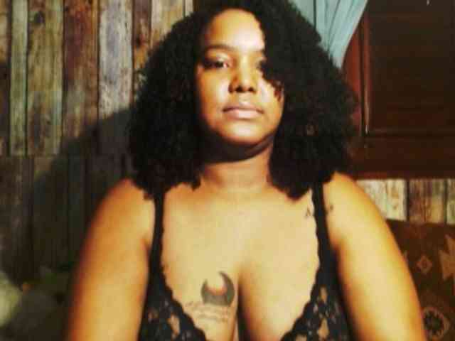 sarahlove16 webcam