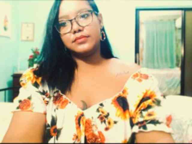 sarahlove16 webcam