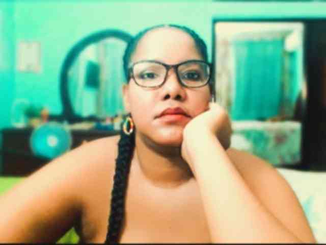 sarahlove16 webcam