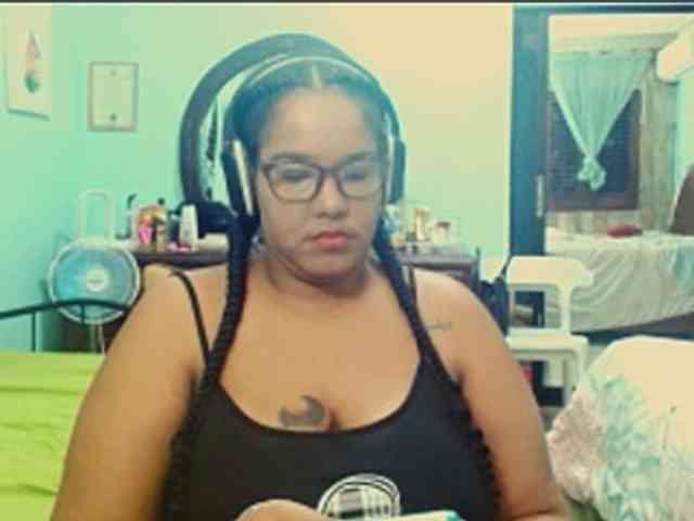 sarahlove16 webcam