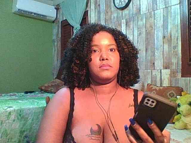 sarahlove16 webcam