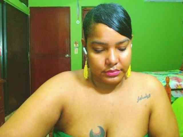 sarahlove16 webcam