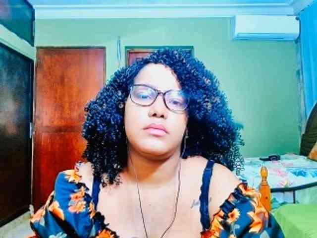 sarahlove16 webcam