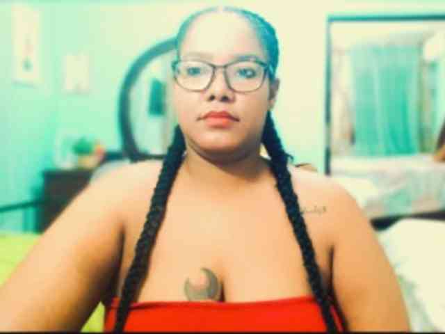 sarahlove16 webcam