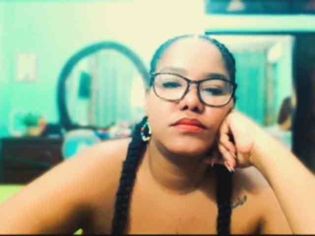 sarahlove16 webcam