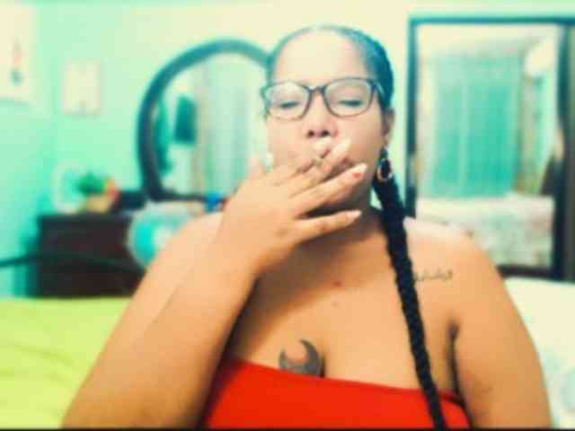 sarahlove16 webcam