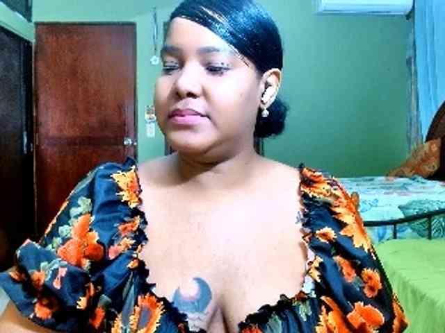 sarahlove16 webcam