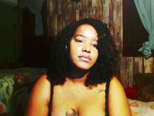 sarahlove16 webcam