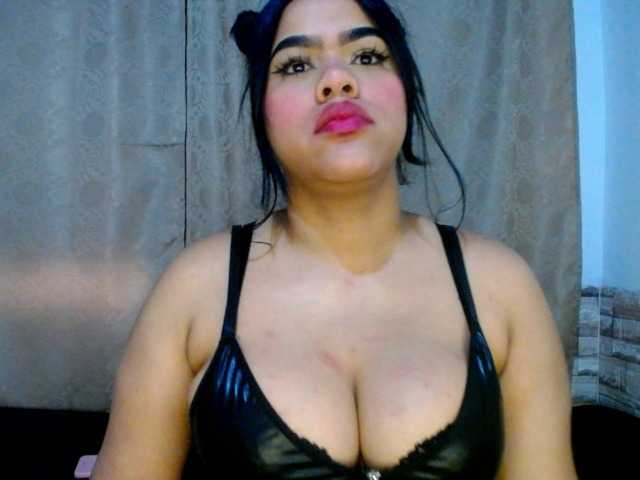 Bicky24 live cam on BongaCams