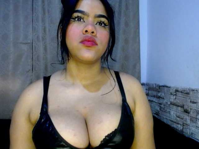 Bicky24 live cam on BongaCams