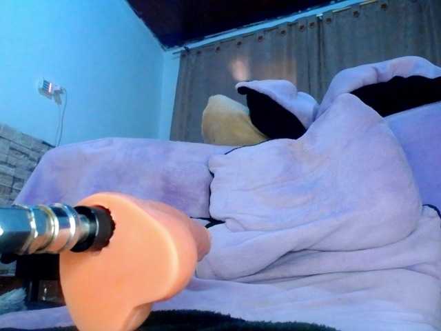Bicky24 live cam on BongaCams