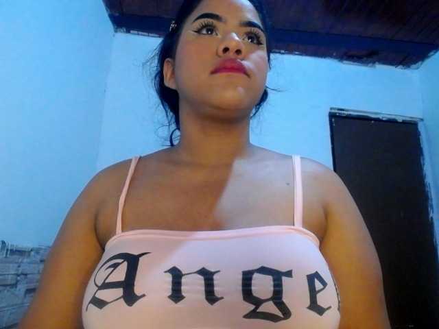 Bicky24 live cam on BongaCams