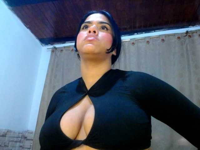 Bicky24 live cam on BongaCams