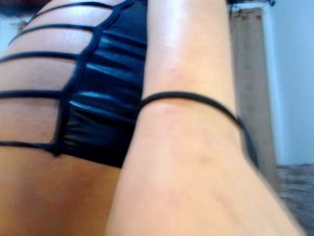 Bicky24 live cam on BongaCams