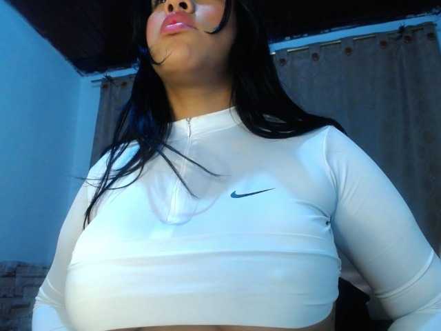Bicky24 live cam on BongaCams