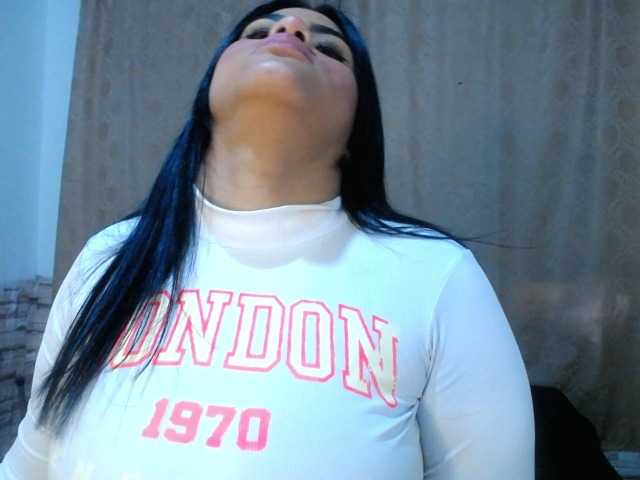Bicky24 live webcam show