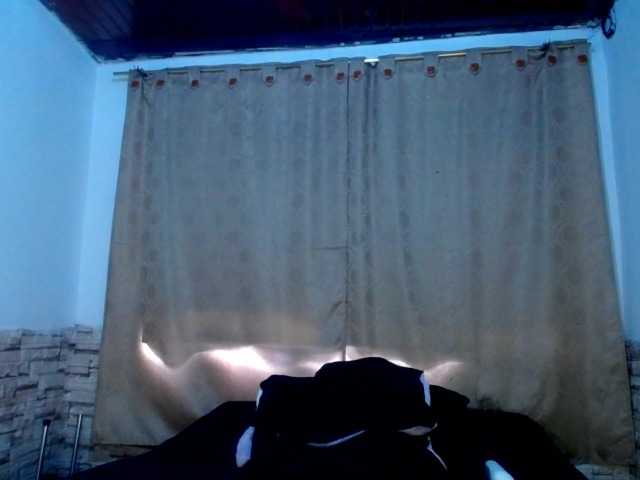 Bicky24 live webcam show