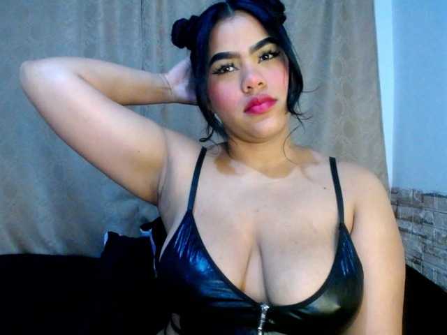 Bicky24 live cam on BongaCams