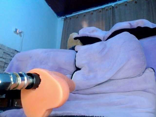 Bicky24 live cam on BongaCams