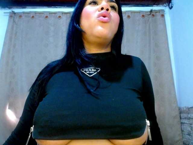 Bicky24 live cam on BongaCams